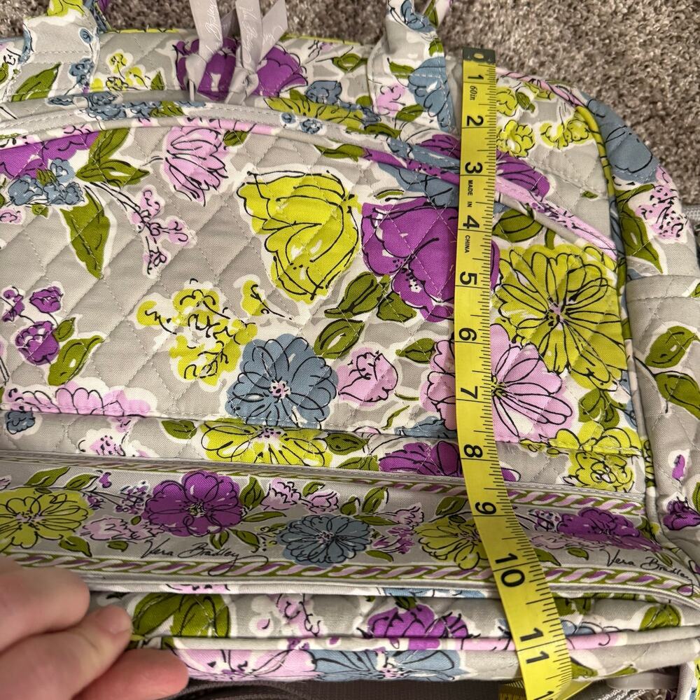 New with tag Vera Bradley overnight tote secure cute paisley colorful sturdy - Picture 8 of 11